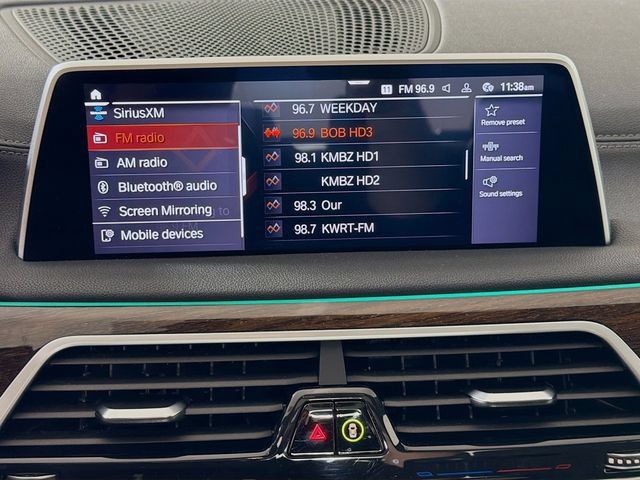 Used 2022 BMW 750Li xDrive AWD/4WD image 23