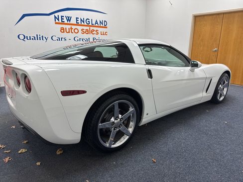 Used 2006 Chevrolet Corvette Coupe w/ Preferred Equipment Group image 3