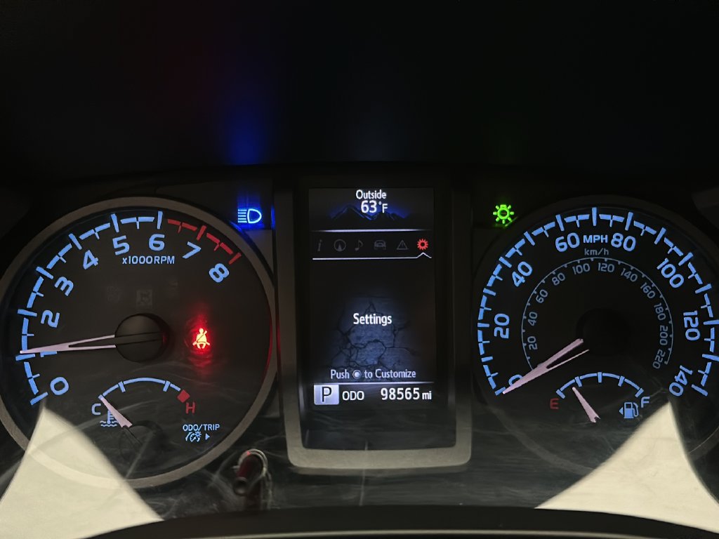 Used 2016 Toyota Tacoma TRD Sport w/ Towing Package RWD image 26