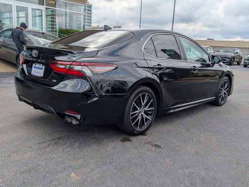Used 2024 Toyota Camry SE w/ Convenience Package image 4