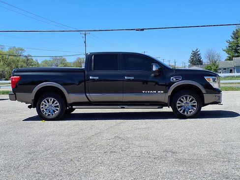 Used 2019 Nissan Titan Platinum Reserve image 12