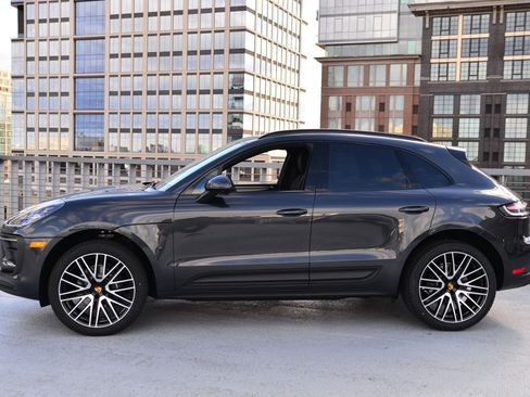 New 2026 Porsche Macan image 2