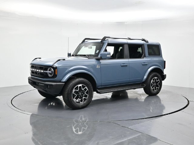 Used 2025 Ford Bronco Outer Banks AWD/4WD image 6