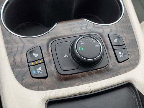 Used 2023 GMC Acadia Denali w/ Trailering Package image 19