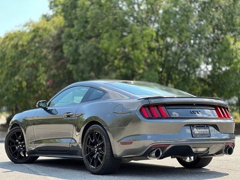 Used 2017 Ford Mustang GT w/ Black Accent Package RWD image 10