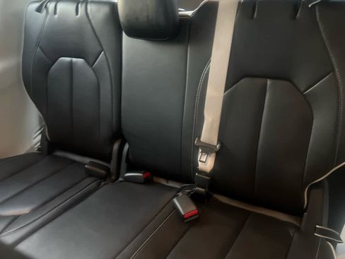 Used 2022 Chrysler Pacifica Limited image 12