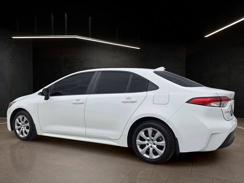 Used 2025 Toyota Corolla LE FWD image 5