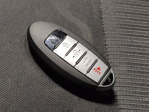 Used 2024 Nissan Sentra SV FWD image 32