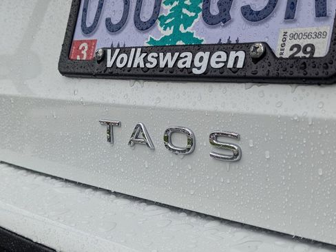 Used 2025 Volkswagen Taos SE image 30