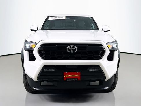 Certified 2024 Toyota Tacoma TRD Off-Road AWD/4WD image 2