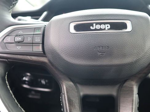 Used 2022 Jeep Grand Cherokee L Limited AWD/4WD image 25