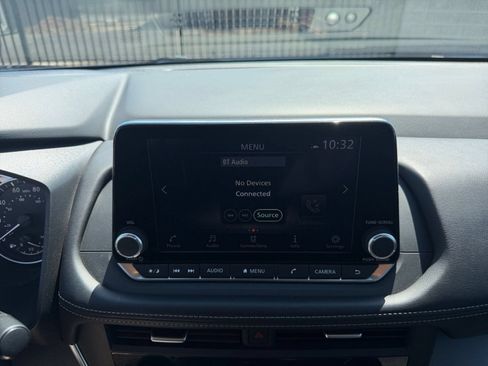 Used 2025 Nissan Rogue SV FWD image 20