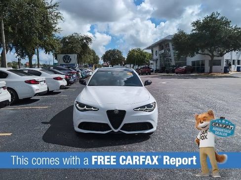 Used 2024 Alfa Romeo Giulia Veloce RWD image 2