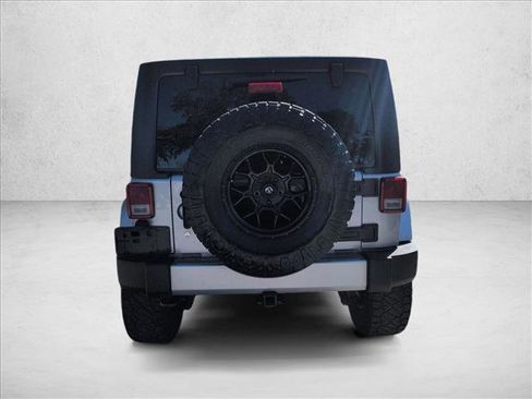 Used 2018 Jeep Wrangler Unlimited Sahara image 7