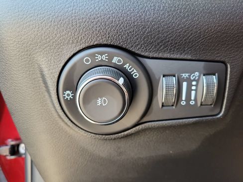 Used 2022 Jeep Compass Latitude w/ Sun and Sound Group AWD/4WD image 23