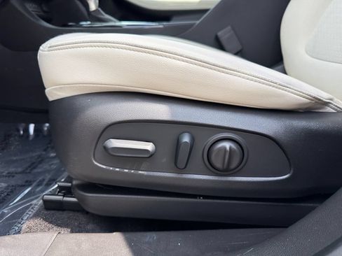 Used 2023 Buick Encore GX Preferred w/ Cold Weather Comfort Package FWD image 10