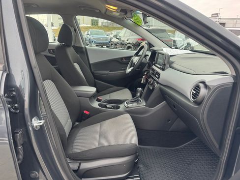 Used 2018 Hyundai Kona SE image 32