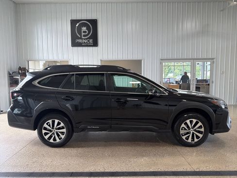 Used 2023 Subaru Outback Premium AWD/4WD image 6