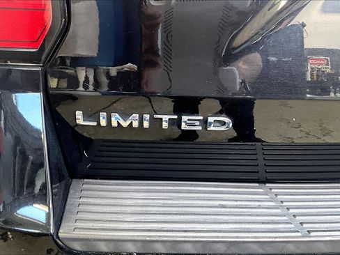 Used 2019 Ford Expedition Limited AWD/4WD image 7