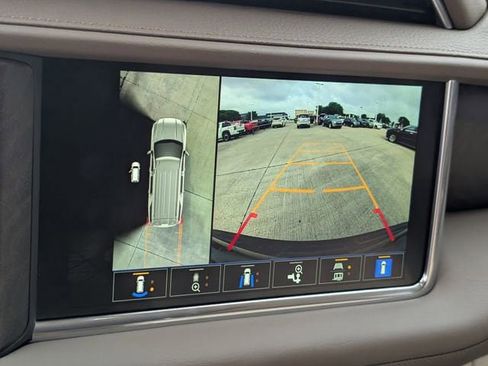 Used 2024 GMC Yukon Denali AWD/4WD image 14