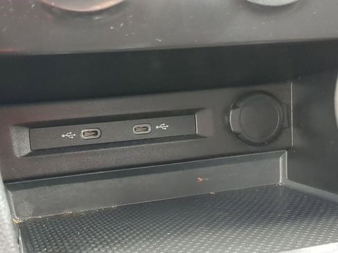 Used 2022 Volkswagen Tiguan S image 21