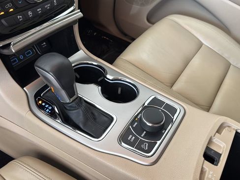 Used 2019 Jeep Grand Cherokee Limited AWD/4WD image 37