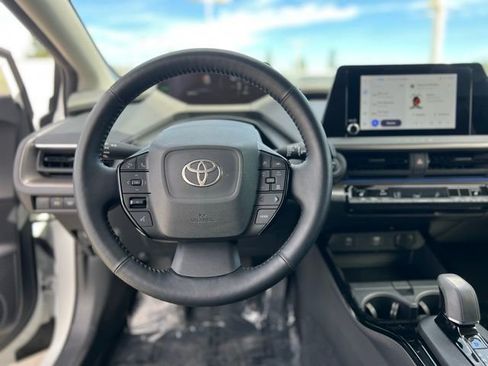 Used 2023 Toyota Prius XLE FWD image 11