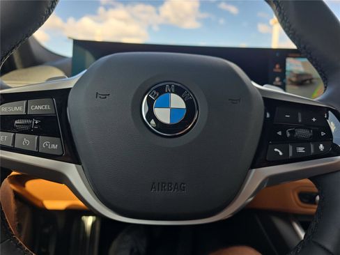 Certified 2025 BMW 330i Sedan w/ Convenience Package image 21