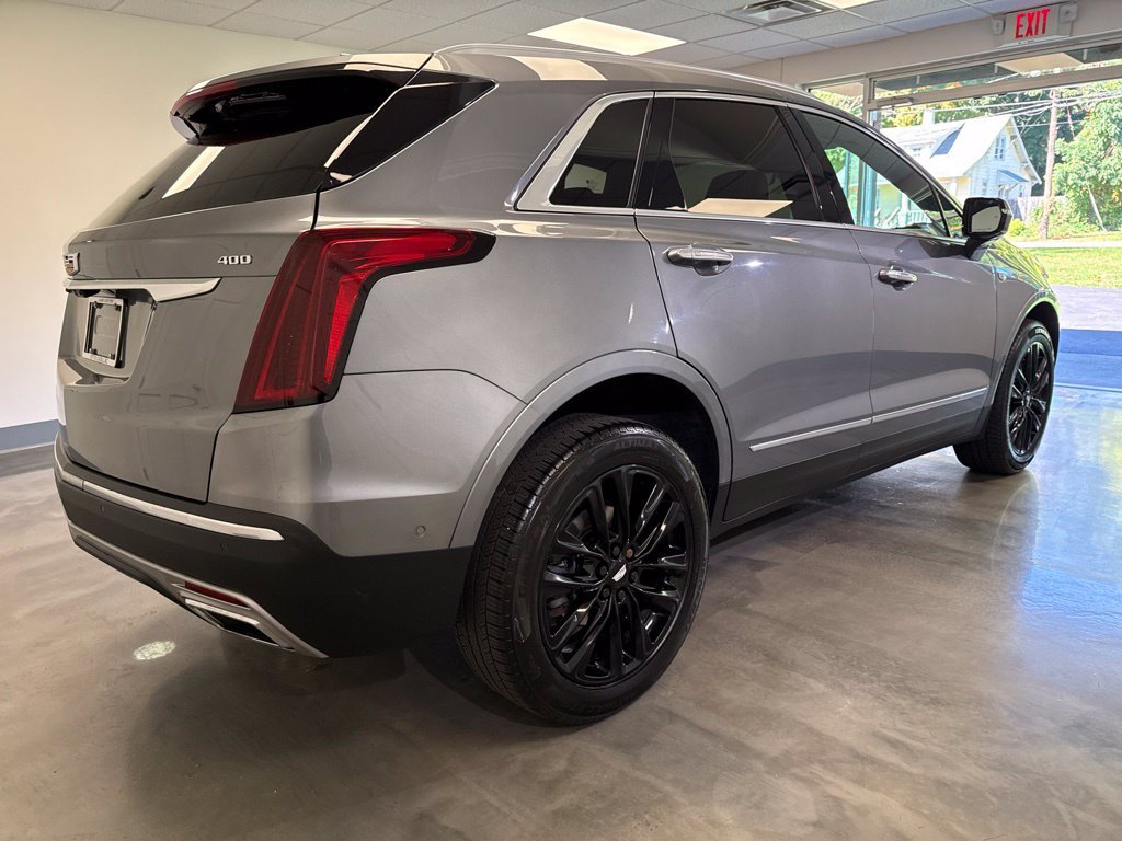 Used 2022 Cadillac XT5 Premium Luxury w/ Platinum Package AWD/4WD image 2