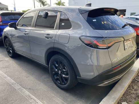 Used 2025 Honda HR-V Sport image 4