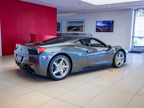Used 2012 Ferrari 458 Italia Base image 6