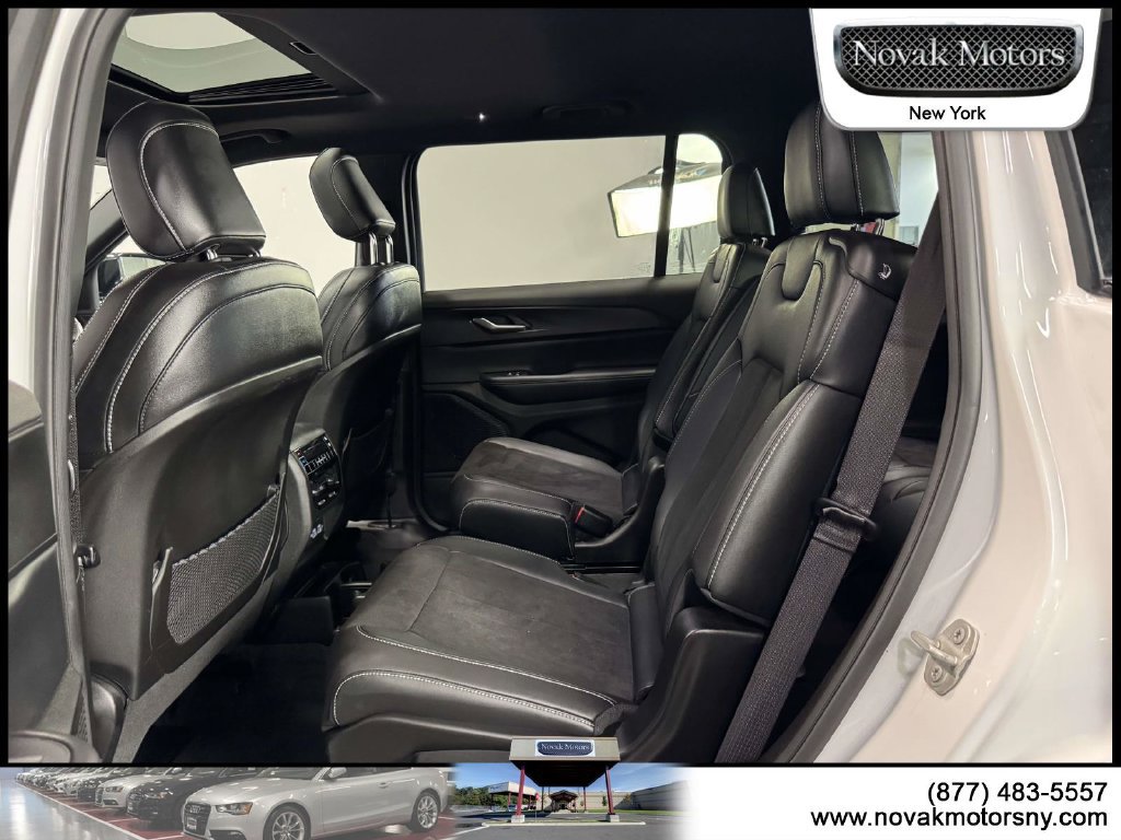 Used 2023 Jeep Grand Cherokee L Laredo AWD/4WD image 13