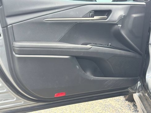 Used 2025 Toyota Camry SE w/ Convenience Package FWD image 10