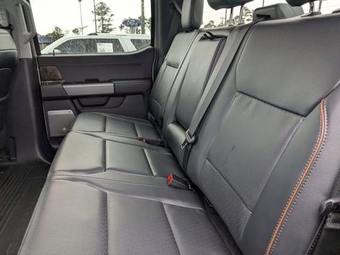 Used 2025 Ford F250 Lariat w/ Black Appearance Package image 14