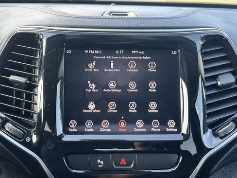 Used 2019 Jeep Cherokee Limited FWD image 23