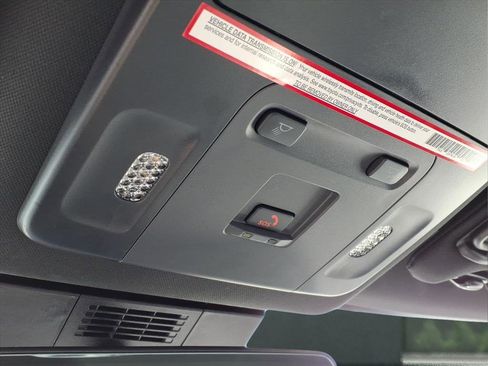 Used 2025 Toyota Camry SE w/ Convenience Package image 25