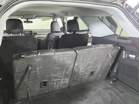Used 2023 Ford Explorer XLT w/ Equipment Group 202A AWD/4WD image 17