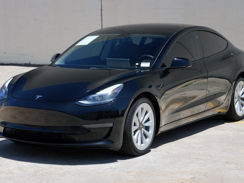 Used 2023 Tesla Model 3 Standard Range RWD image 49