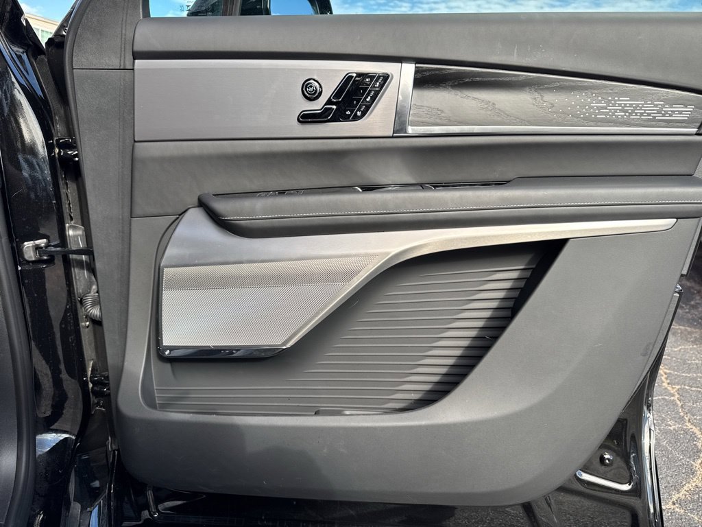 Used 2026 Cadillac Vistiq Platinum w/ LPO, Floor Liner Package AWD/4WD image 43