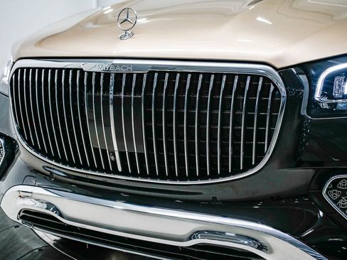 Used 2024 Mercedes-Benz Maybach GLS 600 4MATIC image 8
