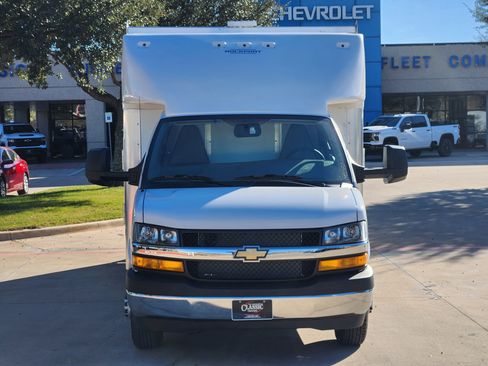 New 2025 Chevrolet Express 4500 w/ Power Convenience Package image 9