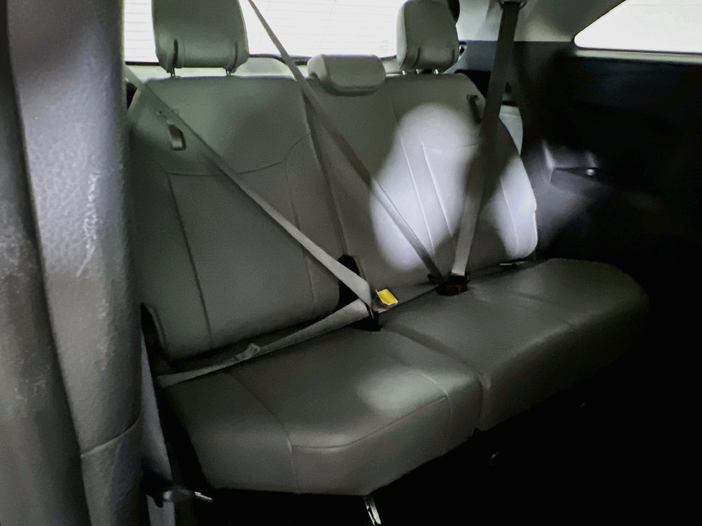 Certified 2025 Toyota Sienna XLE FWD image 23
