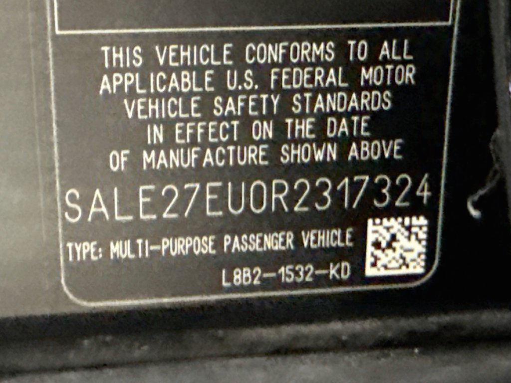 Certified 2024 Land Rover Defender 110 X-Dynamic SE AWD/4WD image 32