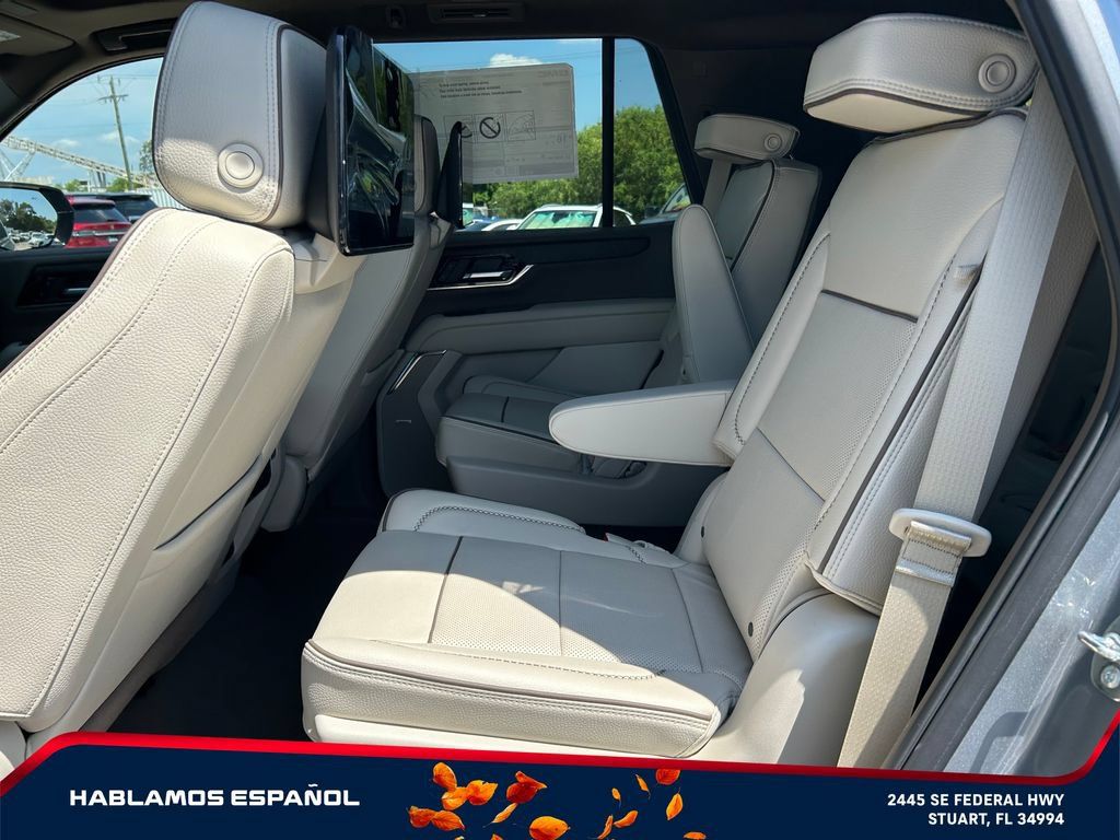 New 2026 GMC Yukon Denali w/ Denali Reserve Package AWD/4WD image 11