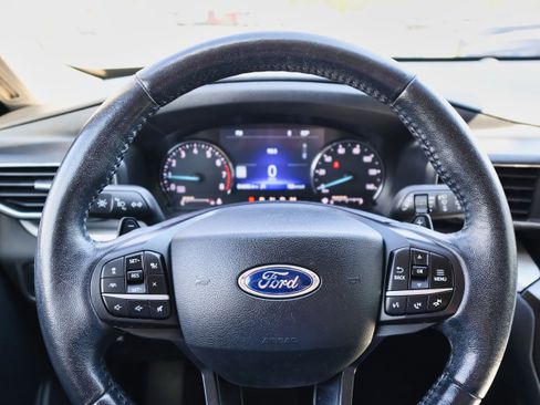 Used 2020 Ford Explorer XLT w/ Equipment Group 202A image 23