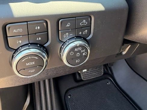 New 2026 GMC Sierra 2500 AT4 w/ LPO, Black Badging Package AWD/4WD image 13