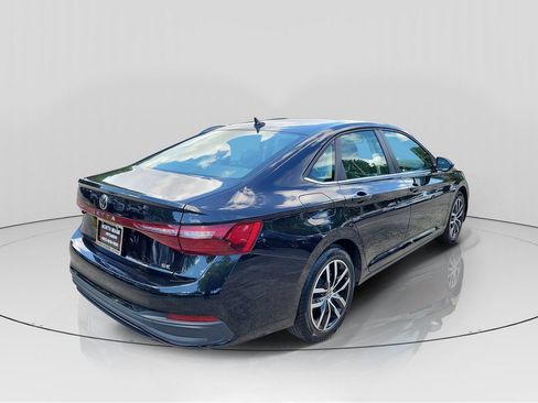 Used 2025 Volkswagen Jetta SE FWD image 7