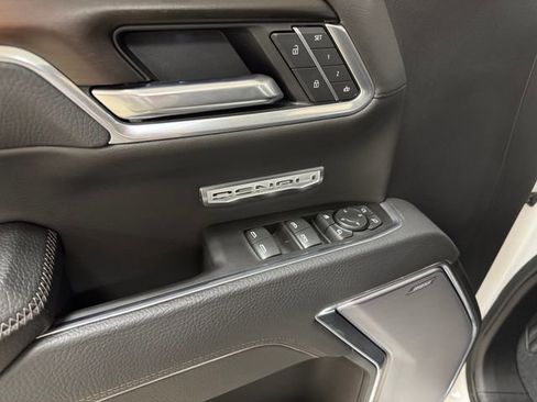 Used 2025 GMC Sierra 1500 Denali AWD/4WD image 8