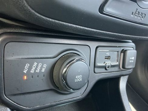 Used 2018 Jeep Renegade Sport w/ Power & Air Group AWD/4WD image 19