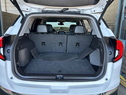 Used 2024 GMC Terrain SLT AWD/4WD image 31